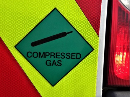 Compressed gas hazard warning diamond label, magnetic