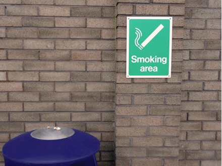 Smoking area sign