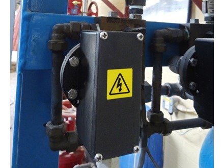 Electrical voltage symbol label